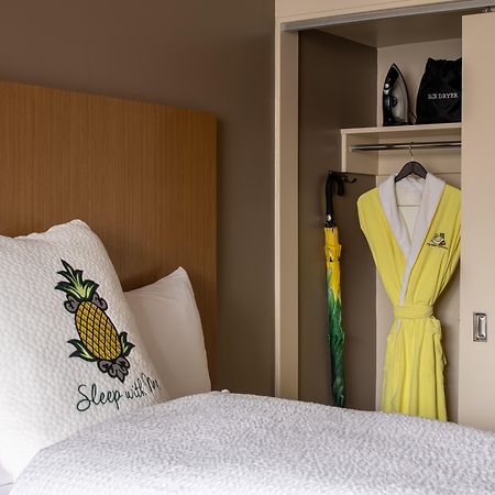 Staypineapple, Hotel Rose, Downtown Portland Bagian luar foto