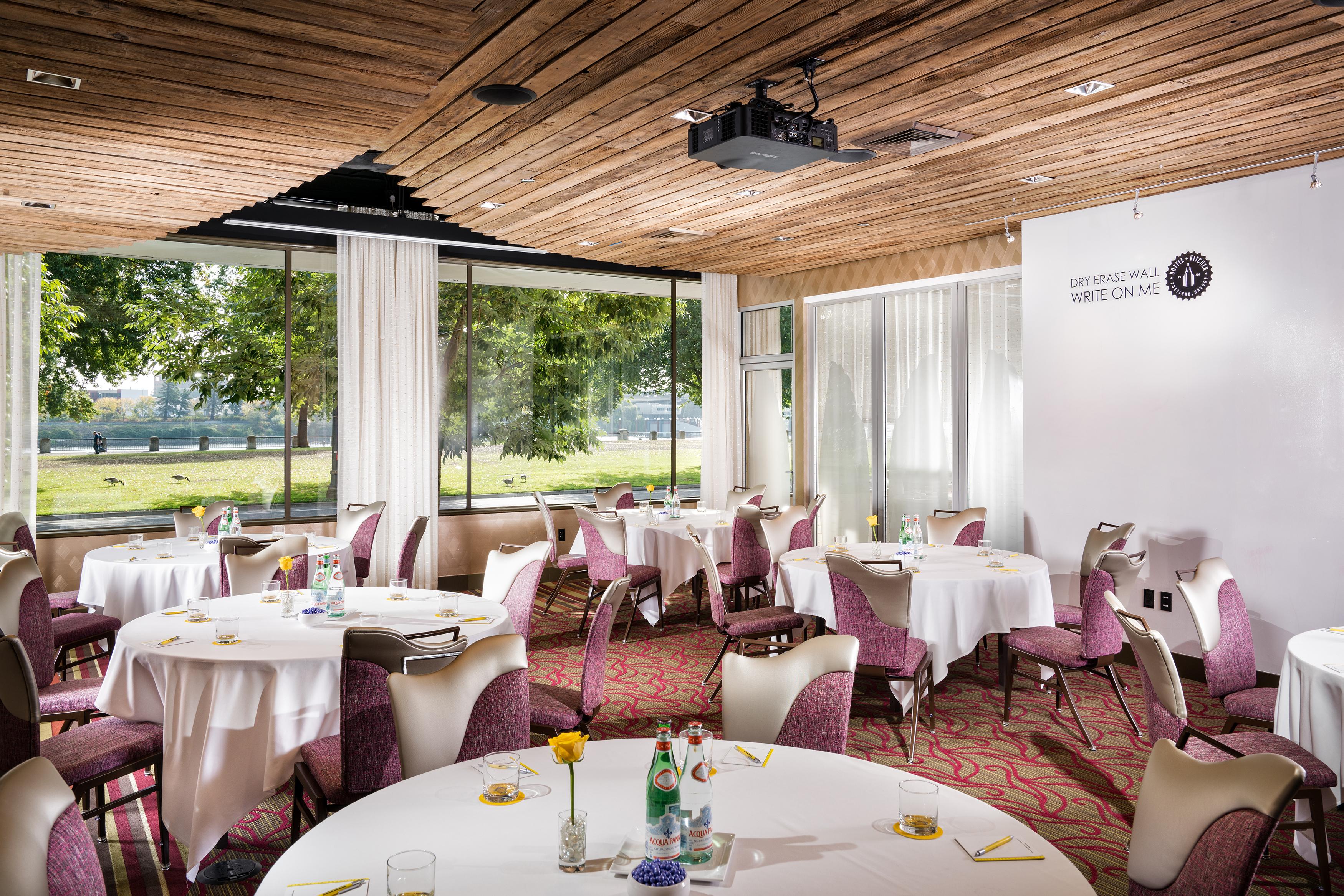 Staypineapple, Hotel Rose, Downtown Portland Bagian luar foto